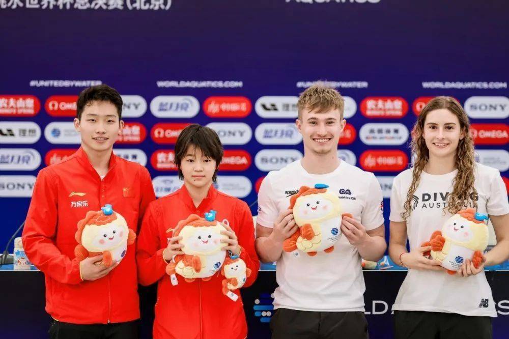 世界杯总决赛即将打响，冠军归属成谜的简单介绍