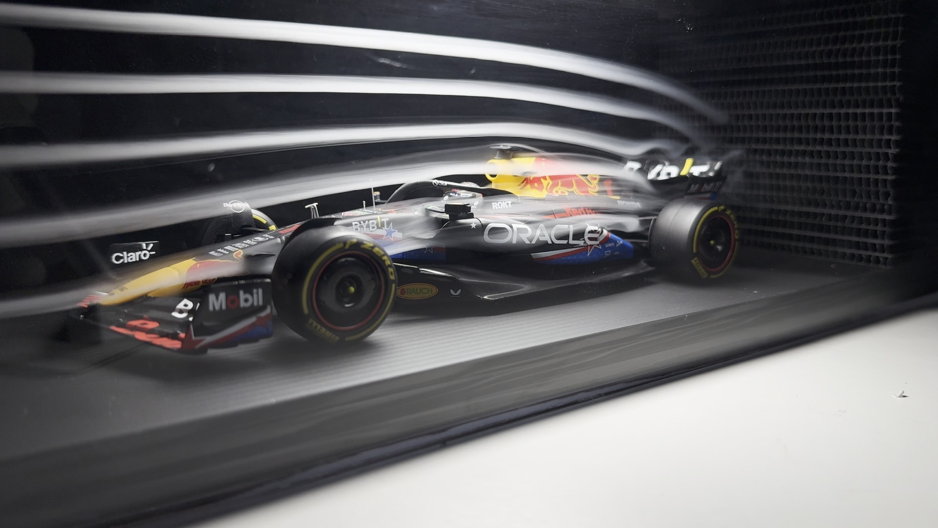 红牛二队鏖战哈斯车队,维斯塔潘高光表现的简单介绍 红牛二队鏖战哈斯车队,维斯塔潘高光表现的简单介绍