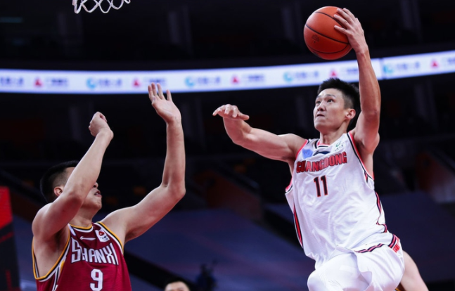 四川队轻取北京队，易建联刷新纪录