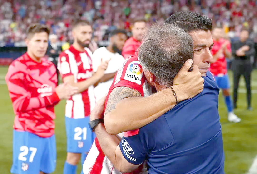 那不勒斯翻盘马德里竞技，苏亚雷斯高光表现