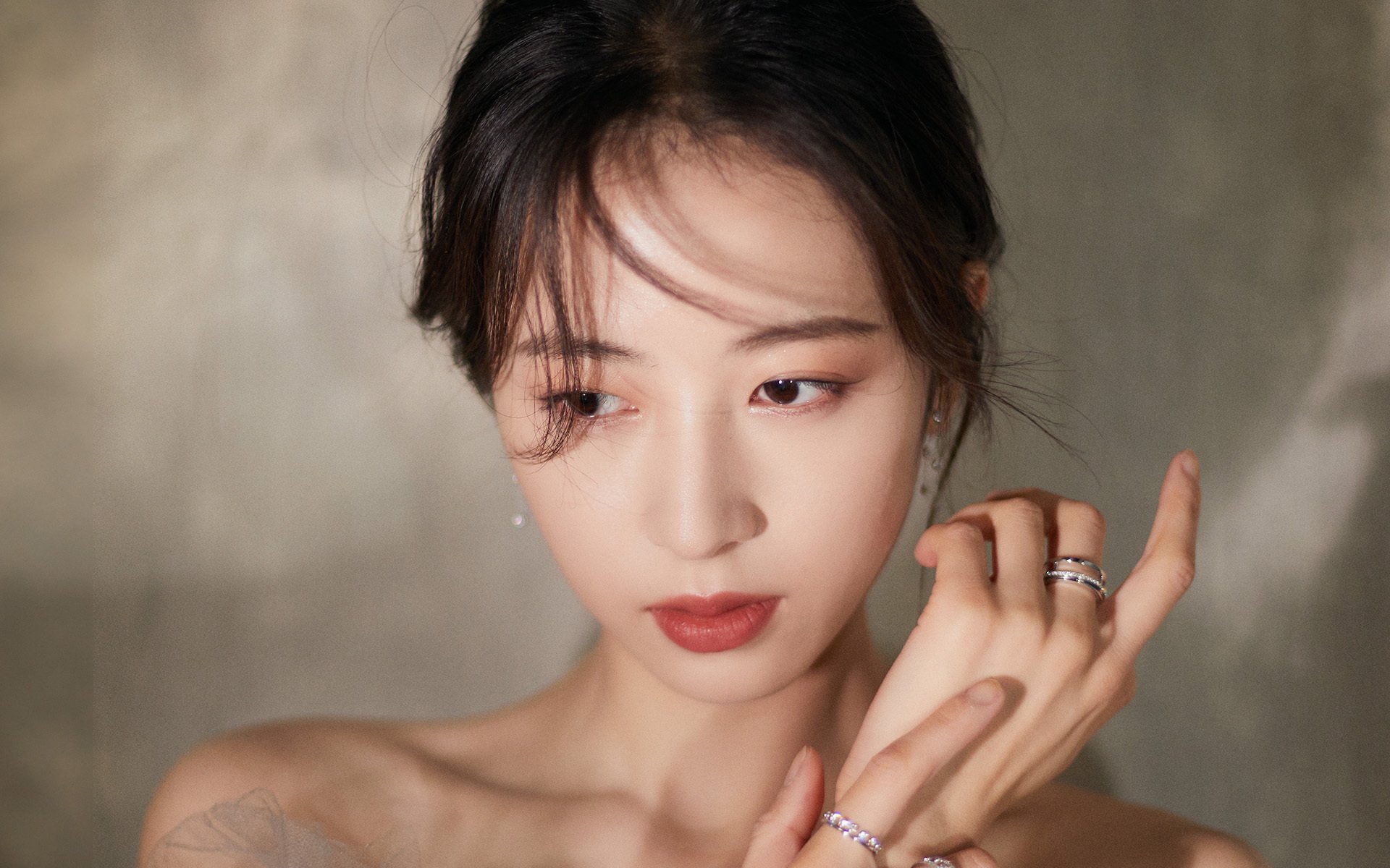 西亚卡姆制霸攻防两端,热火团队篮球轻取火箭