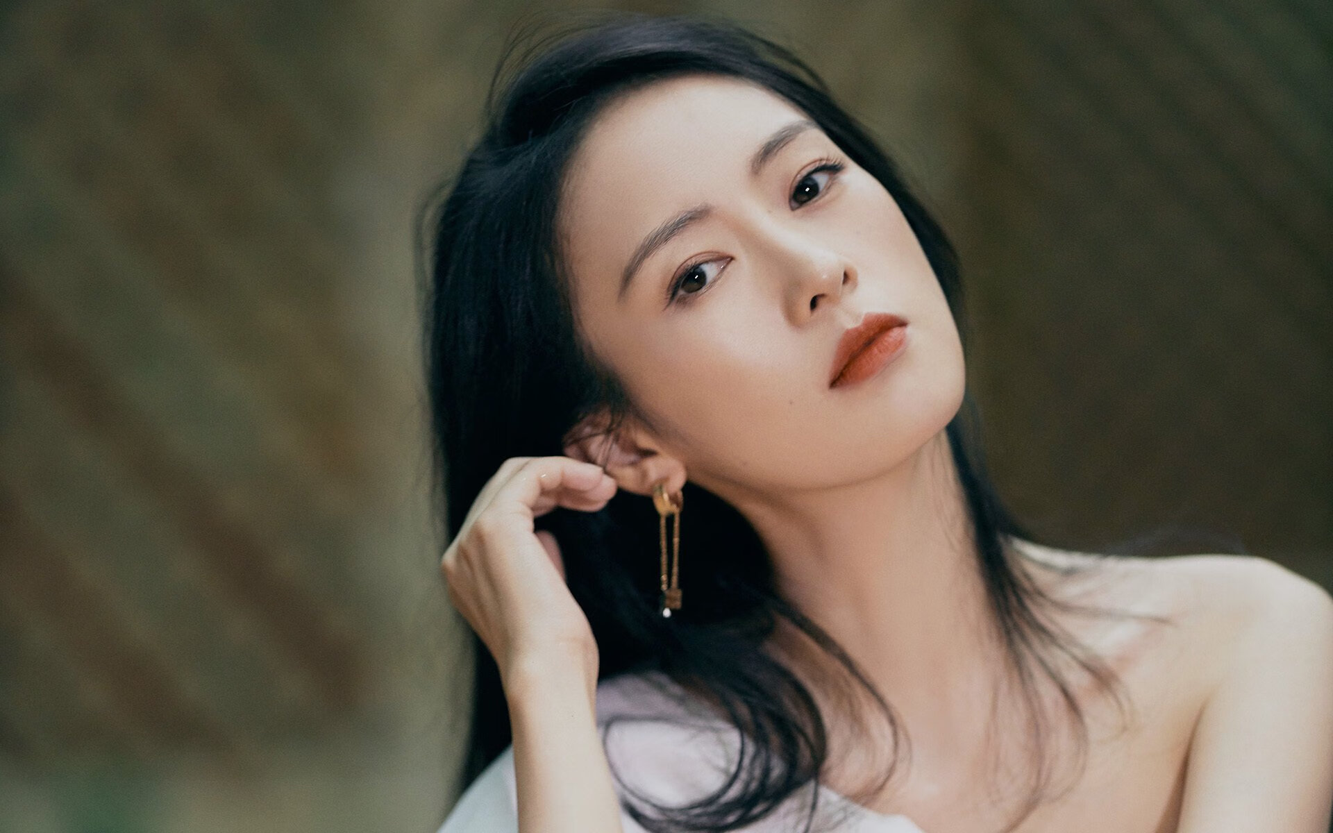 黑色闪电粉碎雄狮,巴斯托尼这条防线,中国制造!