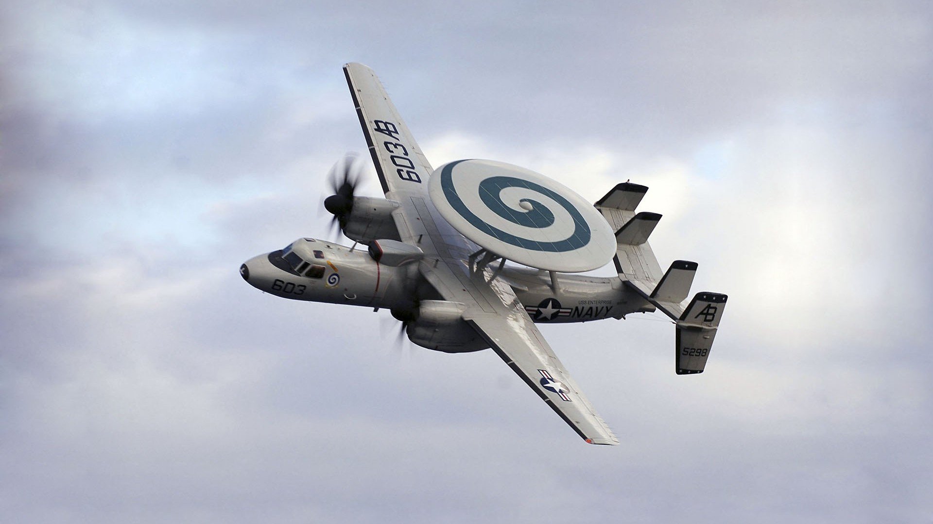 丝绸与沙漠的碰撞，阿克一记惊鸿，定格亚平宁与海湾的足球诗篇