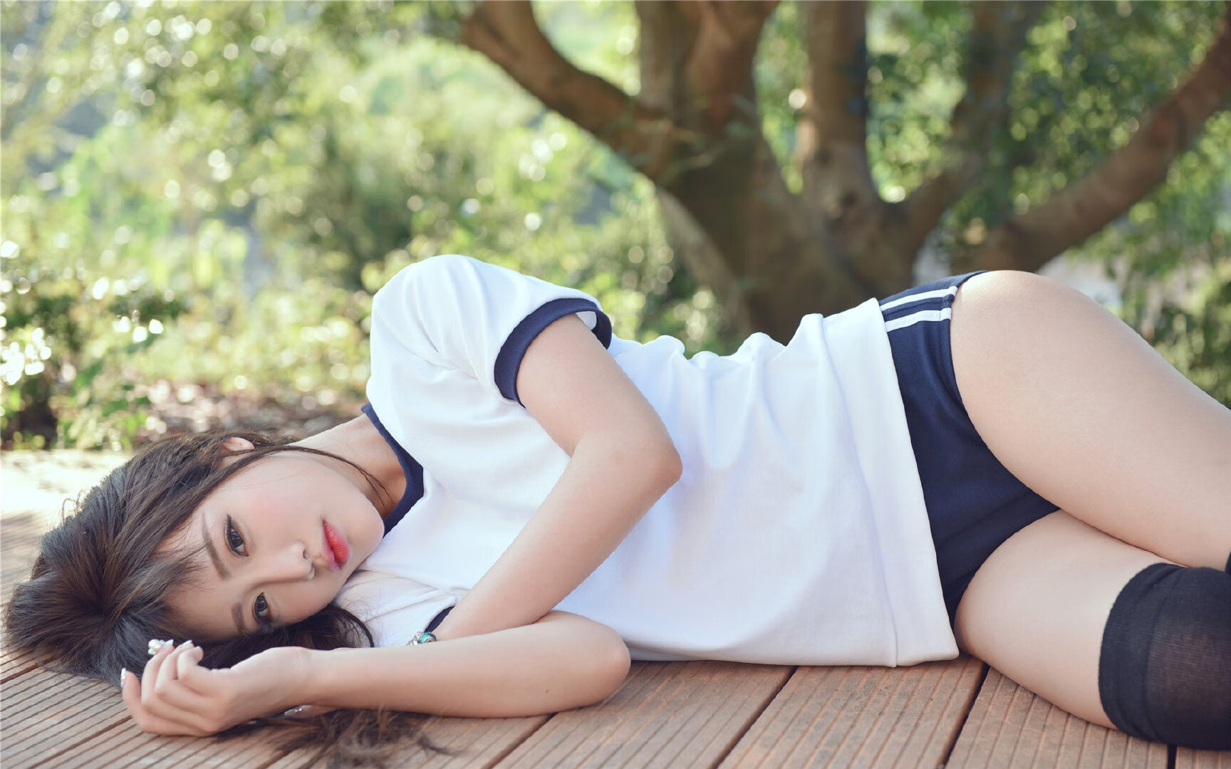 冰火两重天，英超争冠焦点战与加拿大险胜那不勒斯的体育之夜